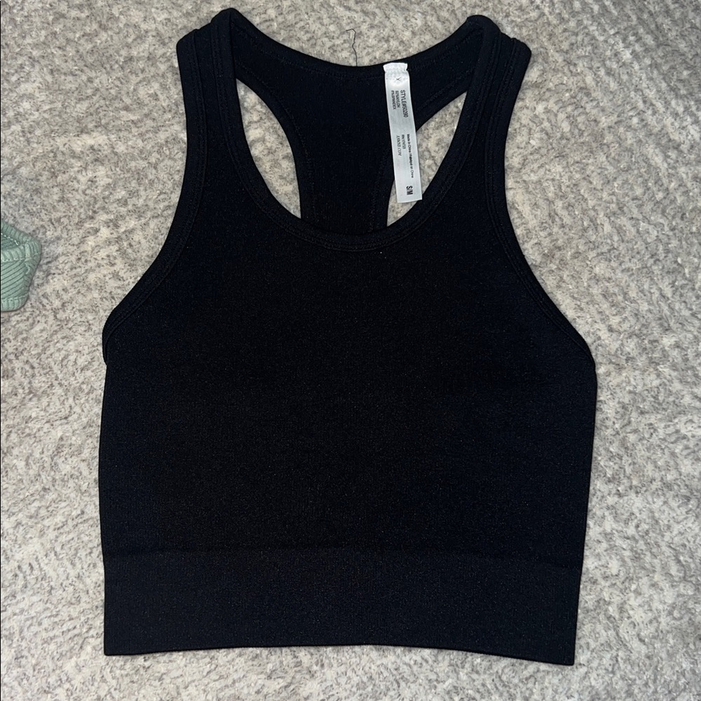 Crop tops - Picture 2 of 7
